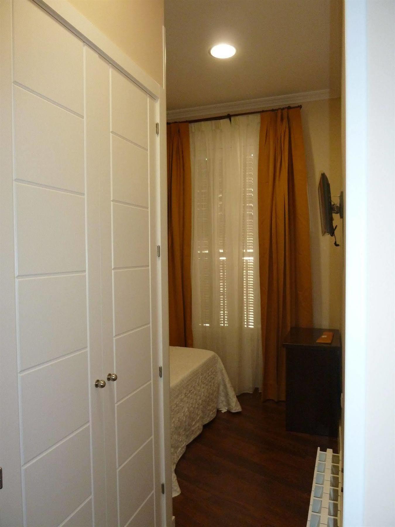 Hostal Mayor Madrid Ngoại thất bức ảnh